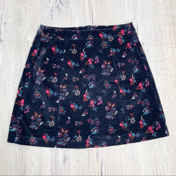 Hollister Floral Velvet Mini Skirt - Picture 2 of 6